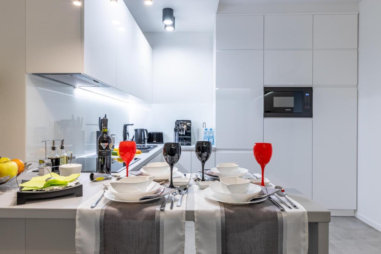 Leo Apartament Delux Ustrzyki Dolne Exterior foto