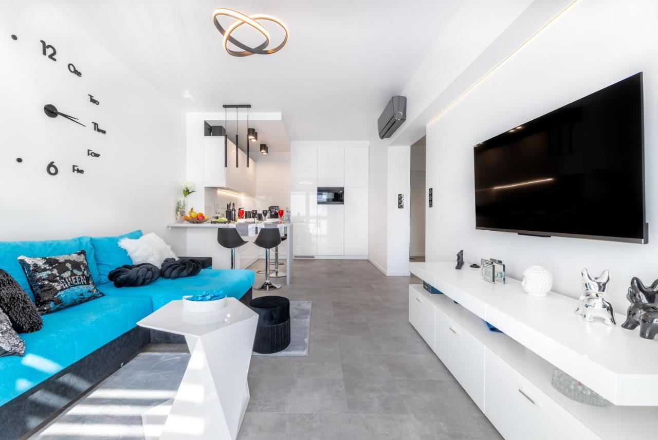 Leo Apartament Delux Ustrzyki Dolne Exterior foto
