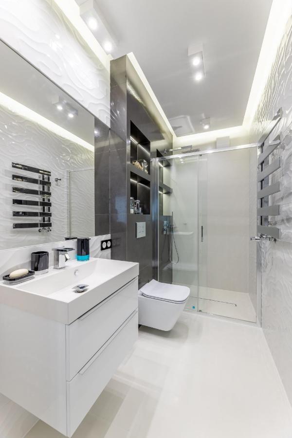 Leo Apartament Delux Ustrzyki Dolne Exterior foto